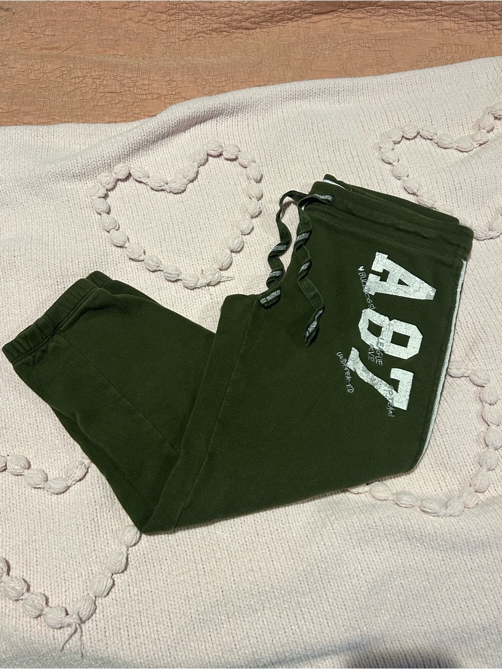 Aeropostale Y2K Vintage (2008)
green cotton & polyester capri sweatpants